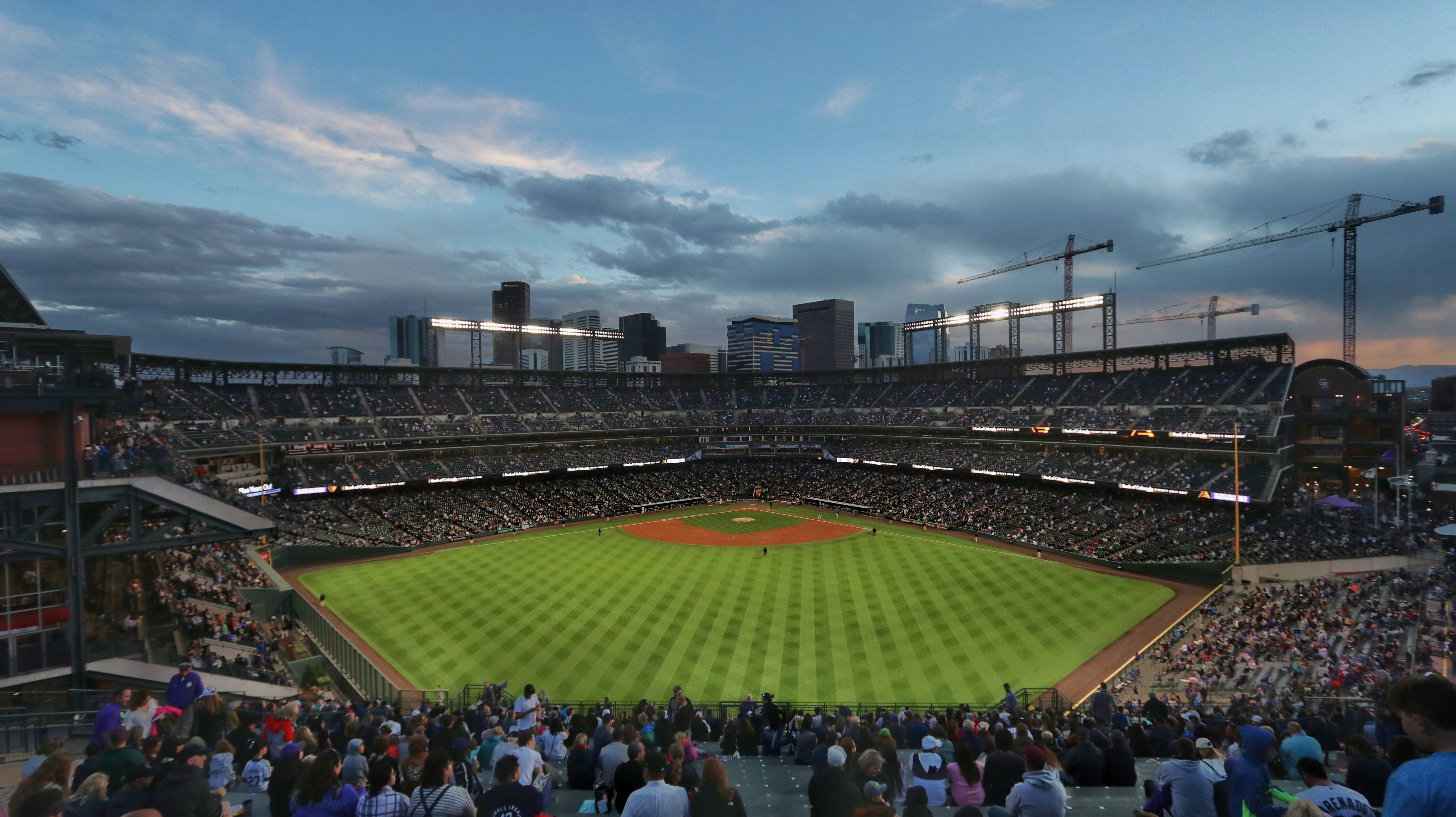 품질 야외 LED 스포츠 조명 공장